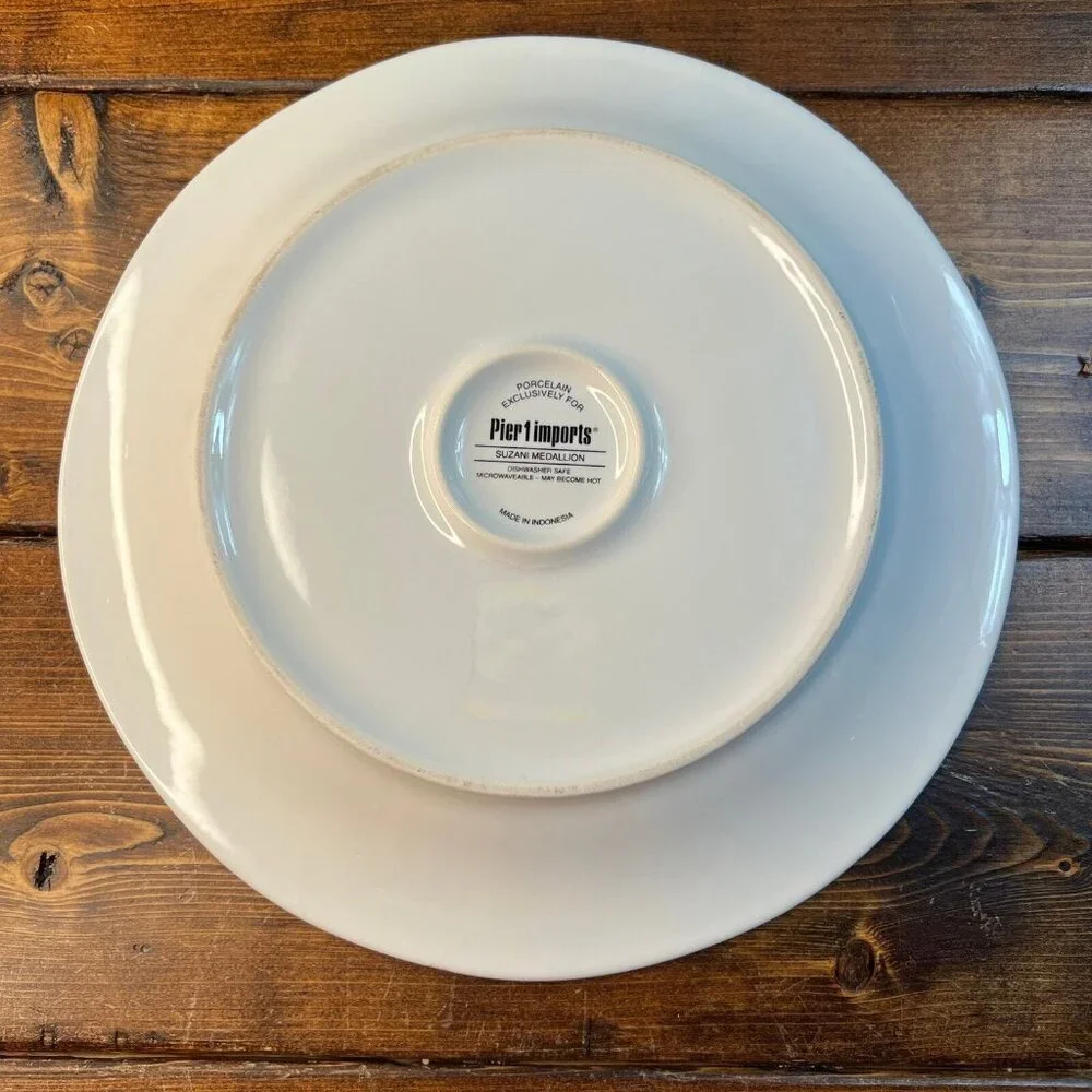 PIER 1 Suzani Medallion Dinner Plate Blue Green Red ONE plate 10-3/4” diameter